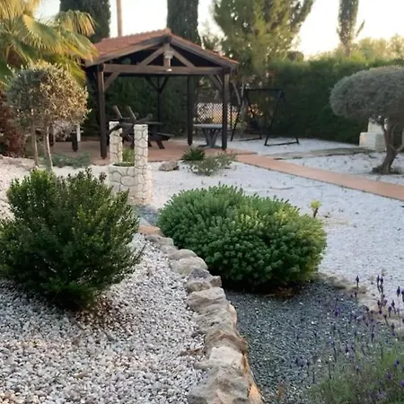 Anna Maria Villa *