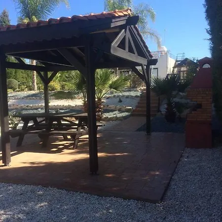 Anna Maria Villa *